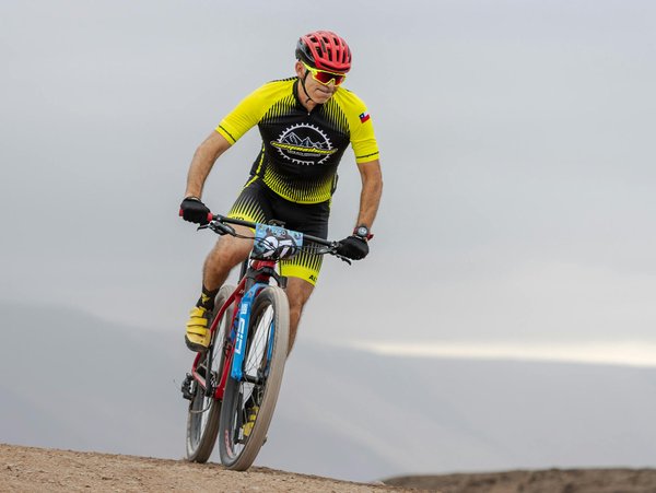 What are some effective cold-weather training techniques for outdoor martial artists?