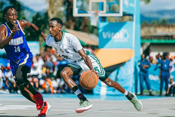 Master Tank Grip Techniques: Enhance Your Sport Bike Handling Skills in the UK